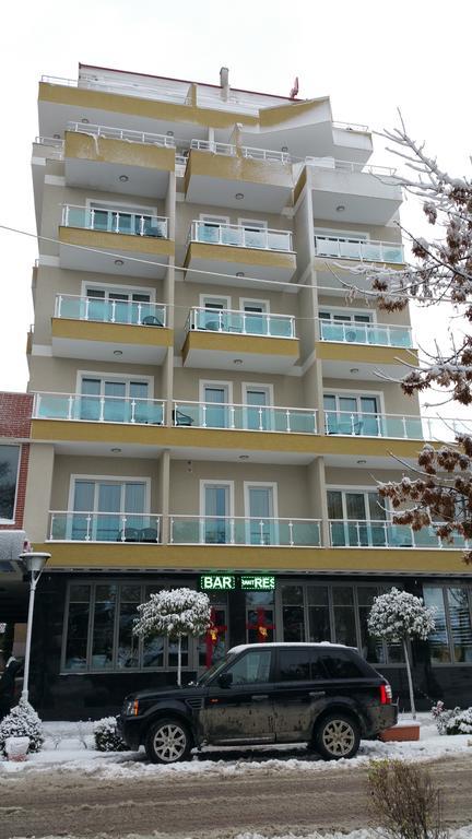 Hotel Pogradeci Bagian luar foto