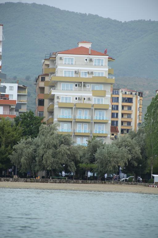 Hotel Pogradeci Bagian luar foto