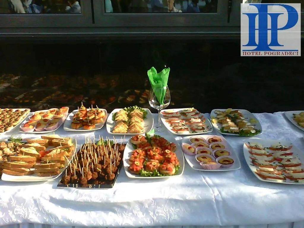 Hotel Pogradeci Bagian luar foto