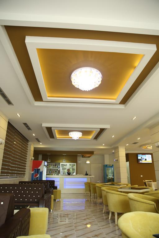Hotel Pogradeci Bagian luar foto