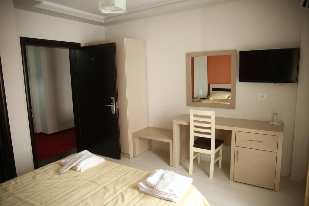 Hotel Pogradeci Ruang foto
