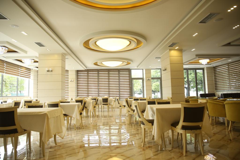 Hotel Pogradeci Bagian luar foto