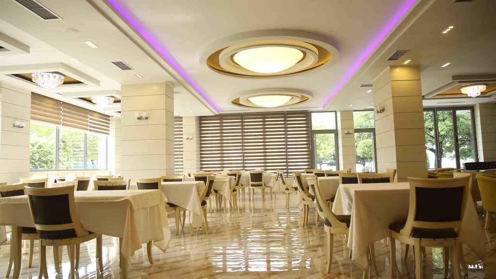 Hotel Pogradeci Bagian luar foto