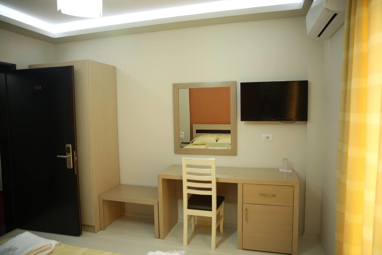 Hotel Pogradeci Bagian luar foto
