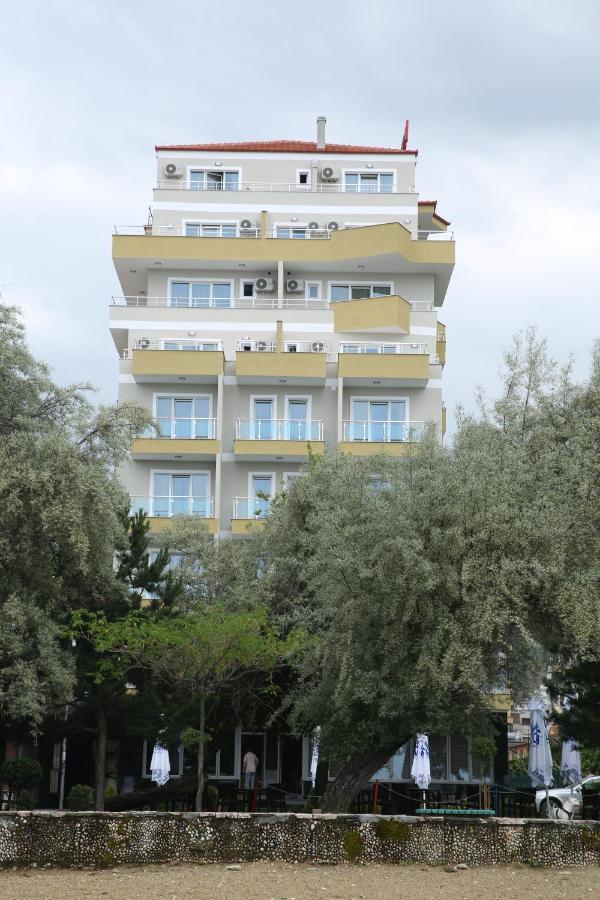 Hotel Pogradeci Bagian luar foto